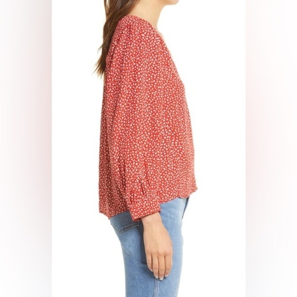 Large Red and white v neck blouse madewell cottagecore side button wrap shirt - Picture 3 of 9